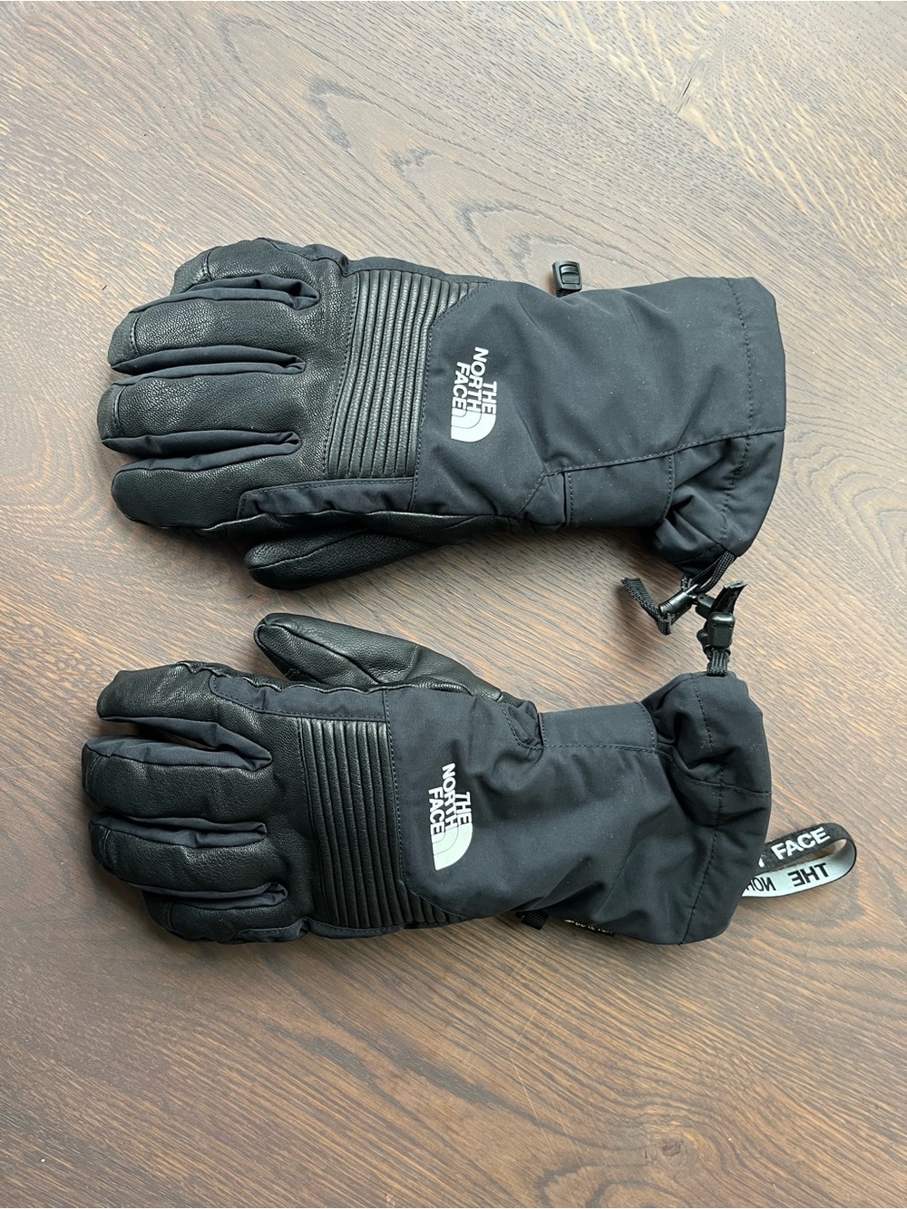 The North Face Black Padded Gloves for snowboarding